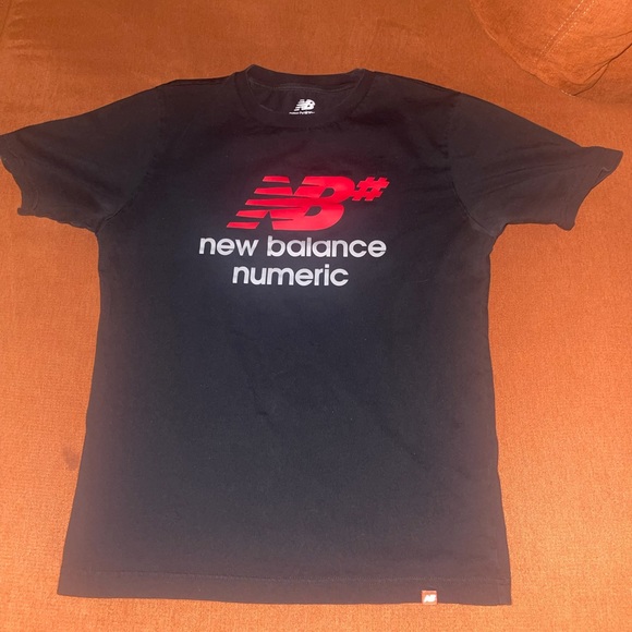 New balance Shirt - Picture 1 of 1